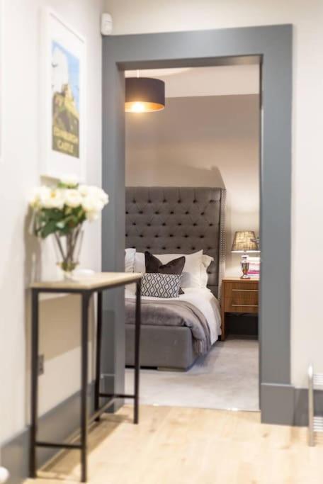 Апартаменты Immaculate 3 Bed With Private Entrance In Inverleith *