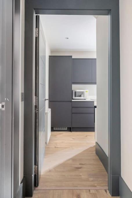 Апартаменты Immaculate 3 Bed With Private Entrance In Inverleith
